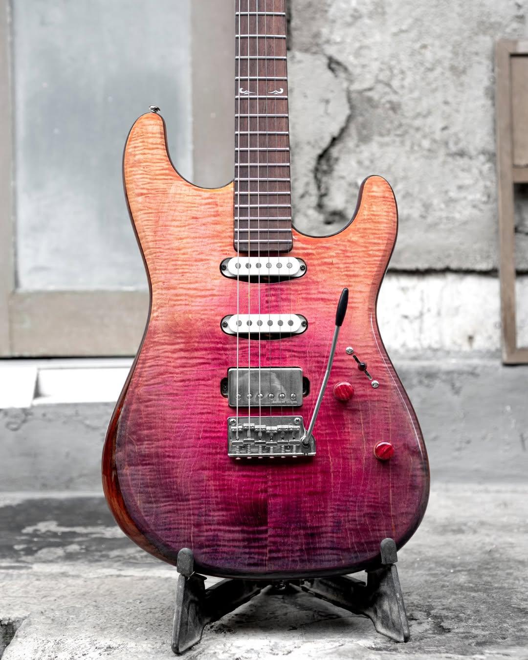 Front body view of the EF UIZART 6 string guitar