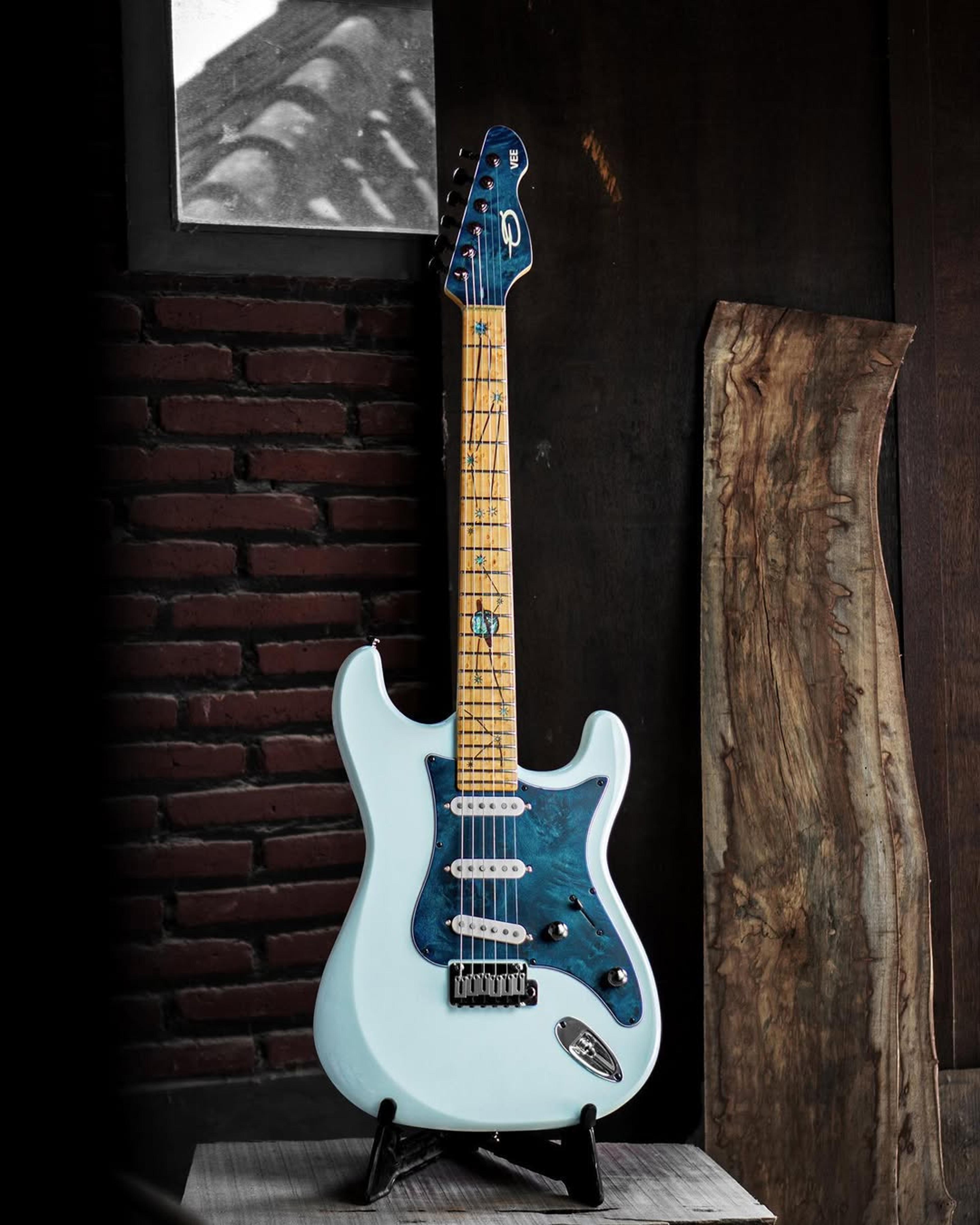 Full front view of the ODIENG Uizart 6 string Guitar