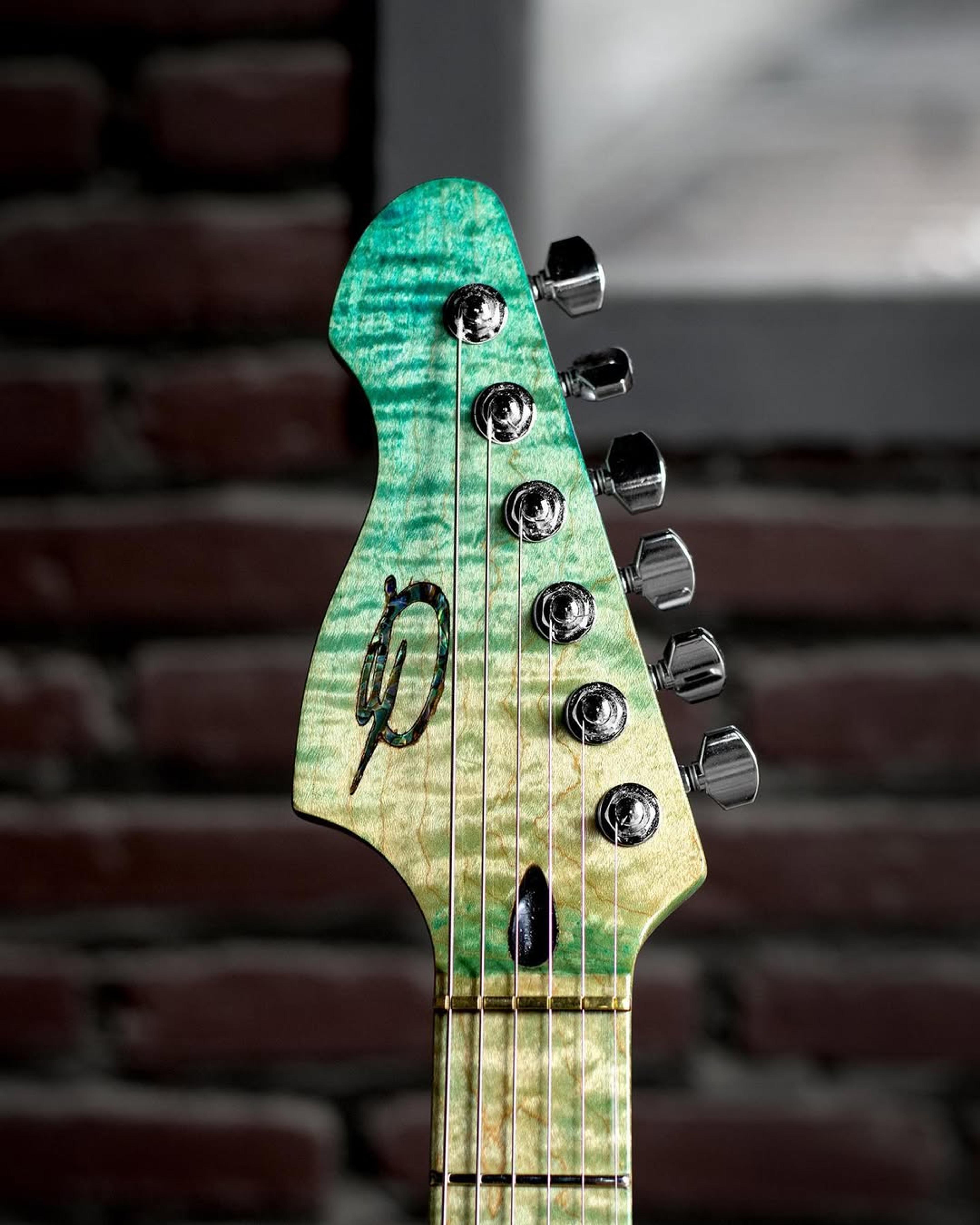 Front Headstock view of the ODIENG UIZART 6 string guitar