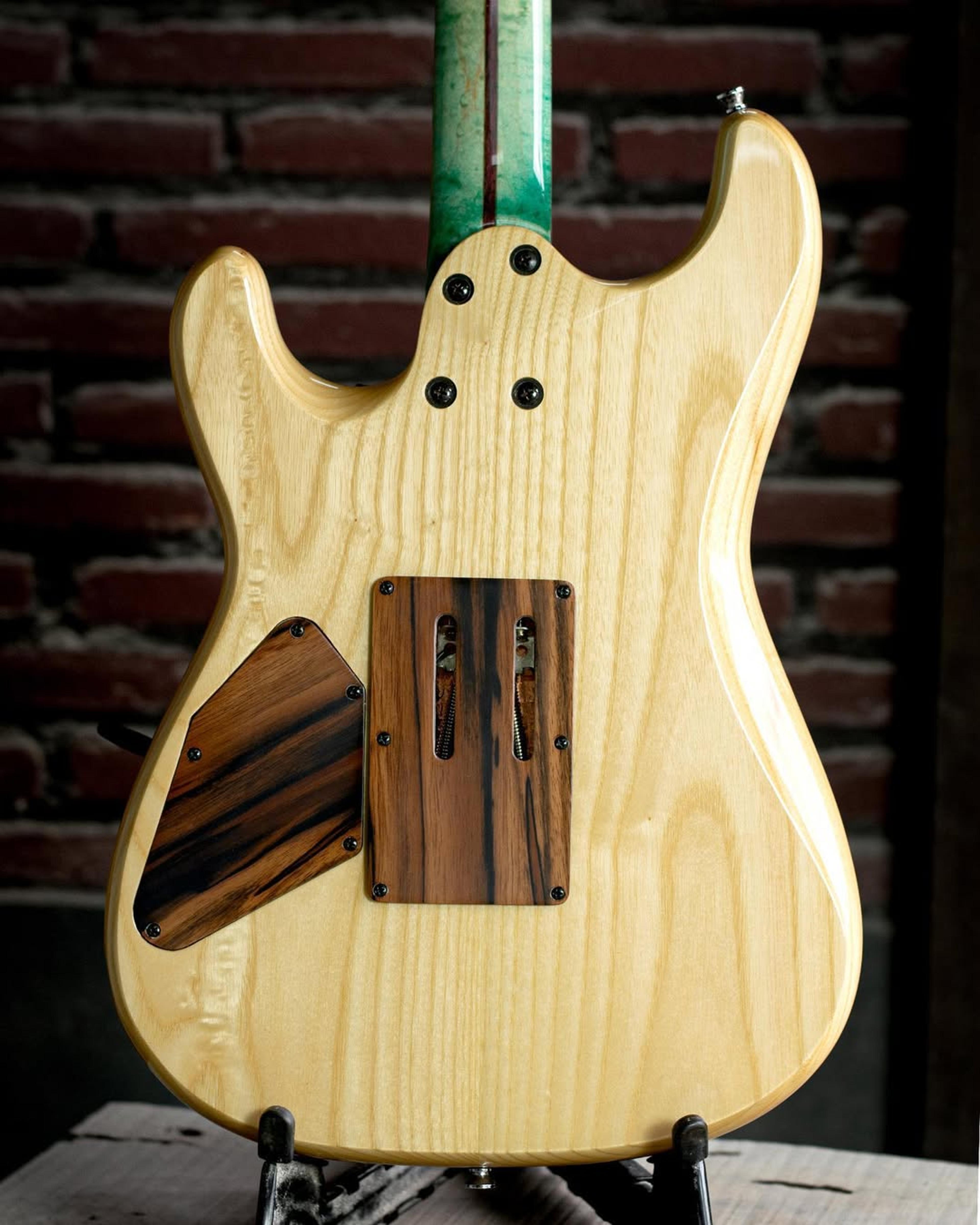 Back body view of the ODIENG UIZART 6 string guitar