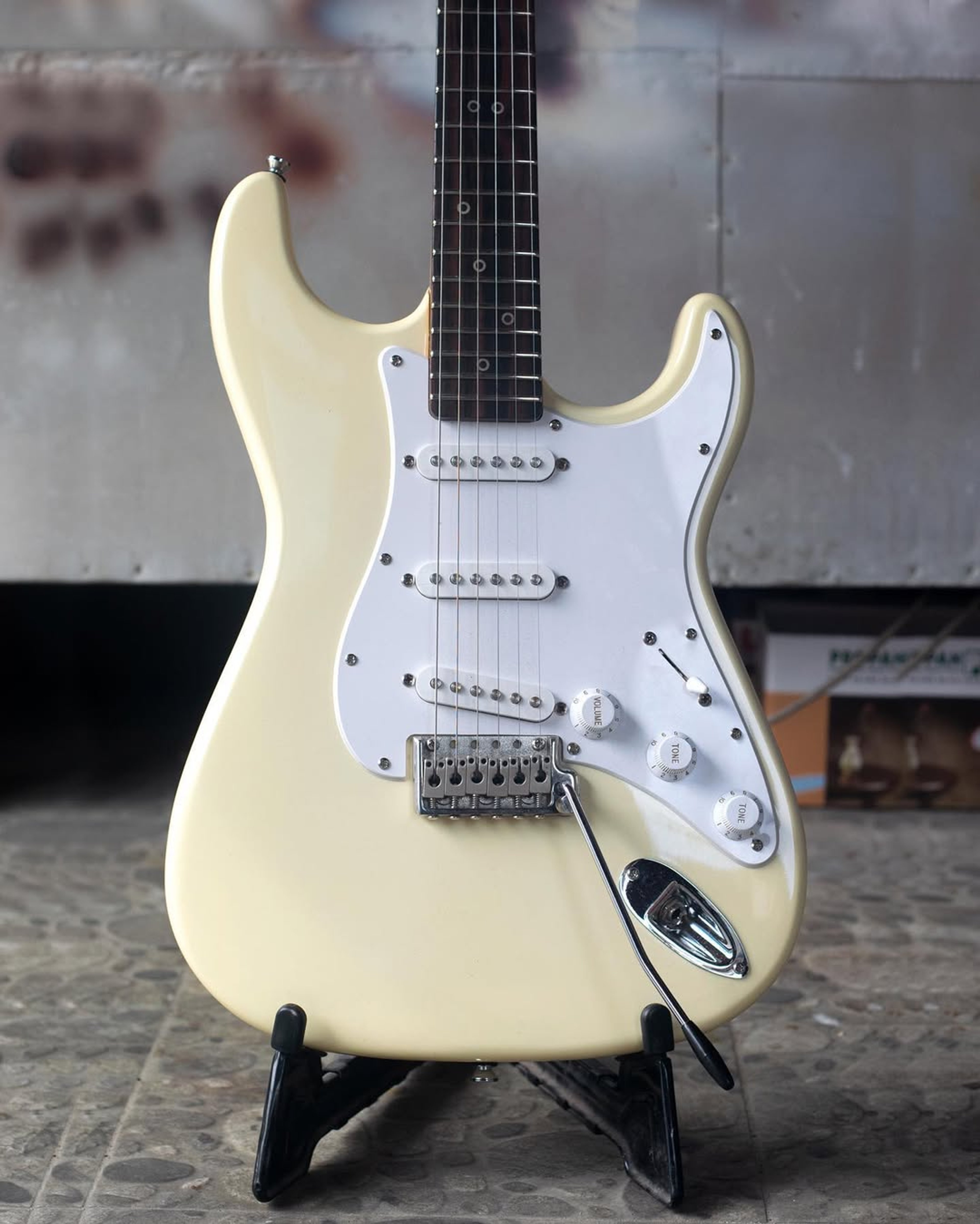 Front body view of the ODIENG Uizart 6 string Guitar