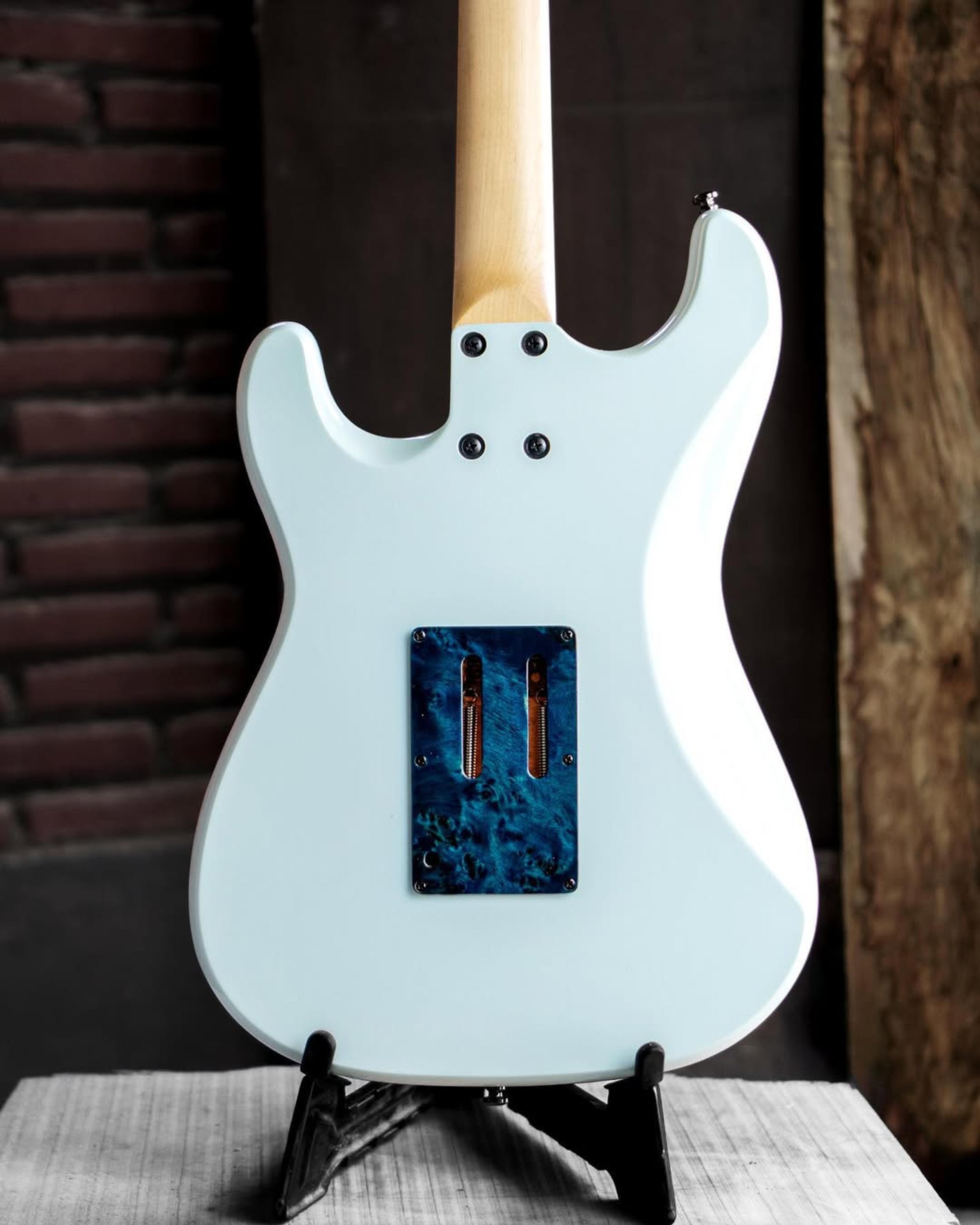 Back body view of the ODIENG Uizart 6 string Guitar