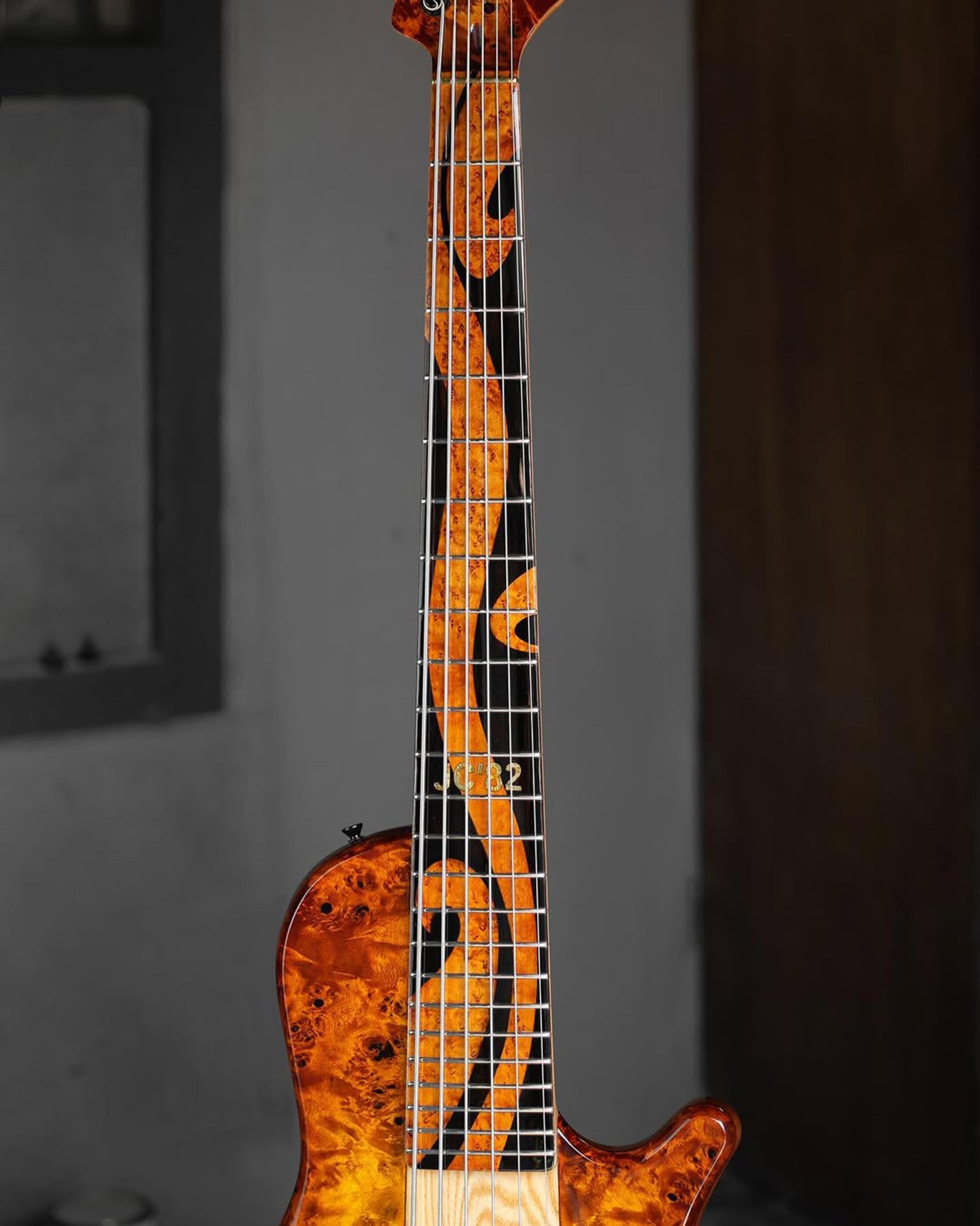 Front detail fretboard view of the ODIENG JC'82 V2 Signature 6 string bass