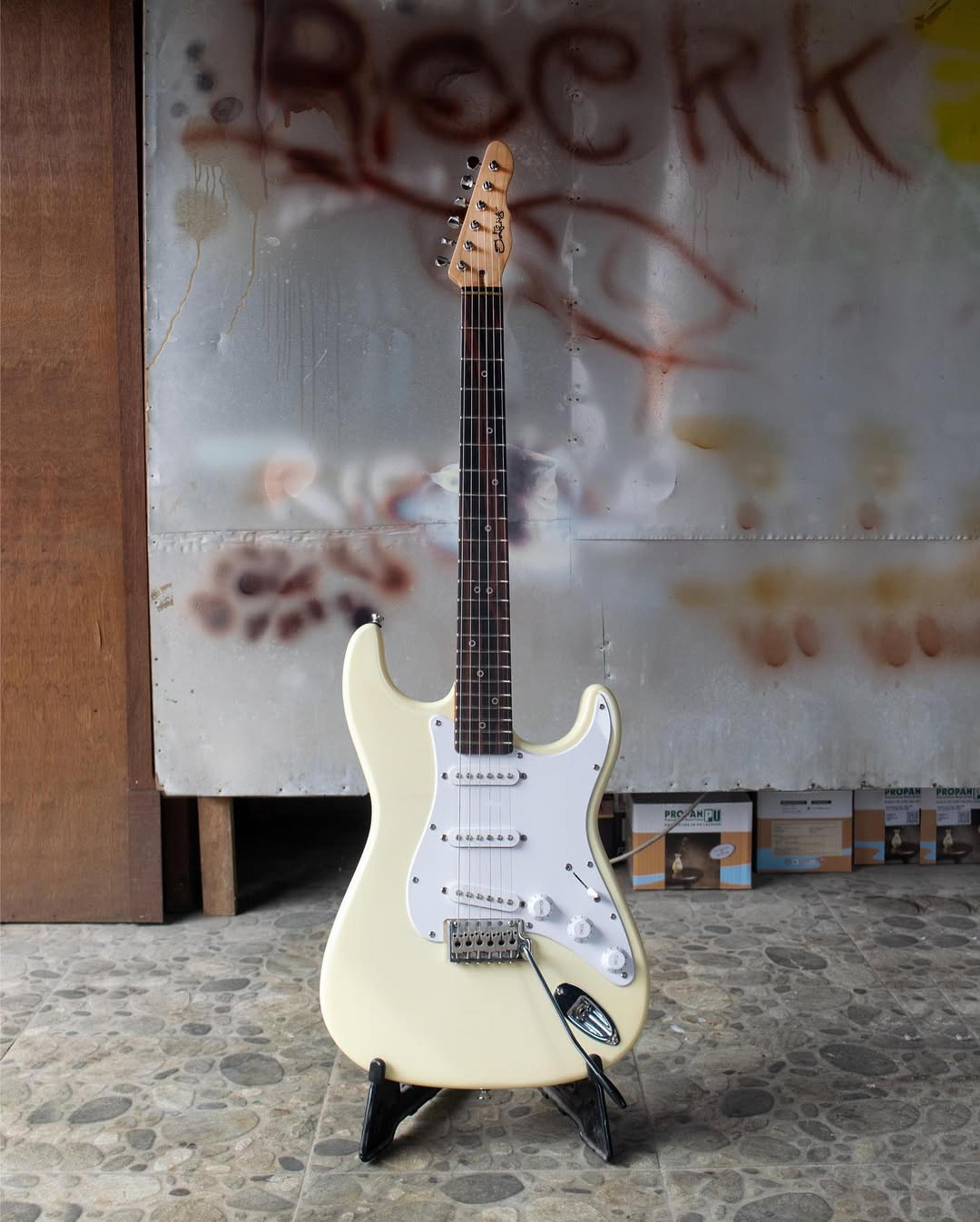 Full front view of the ODIENG Uizart 6 string Guitar