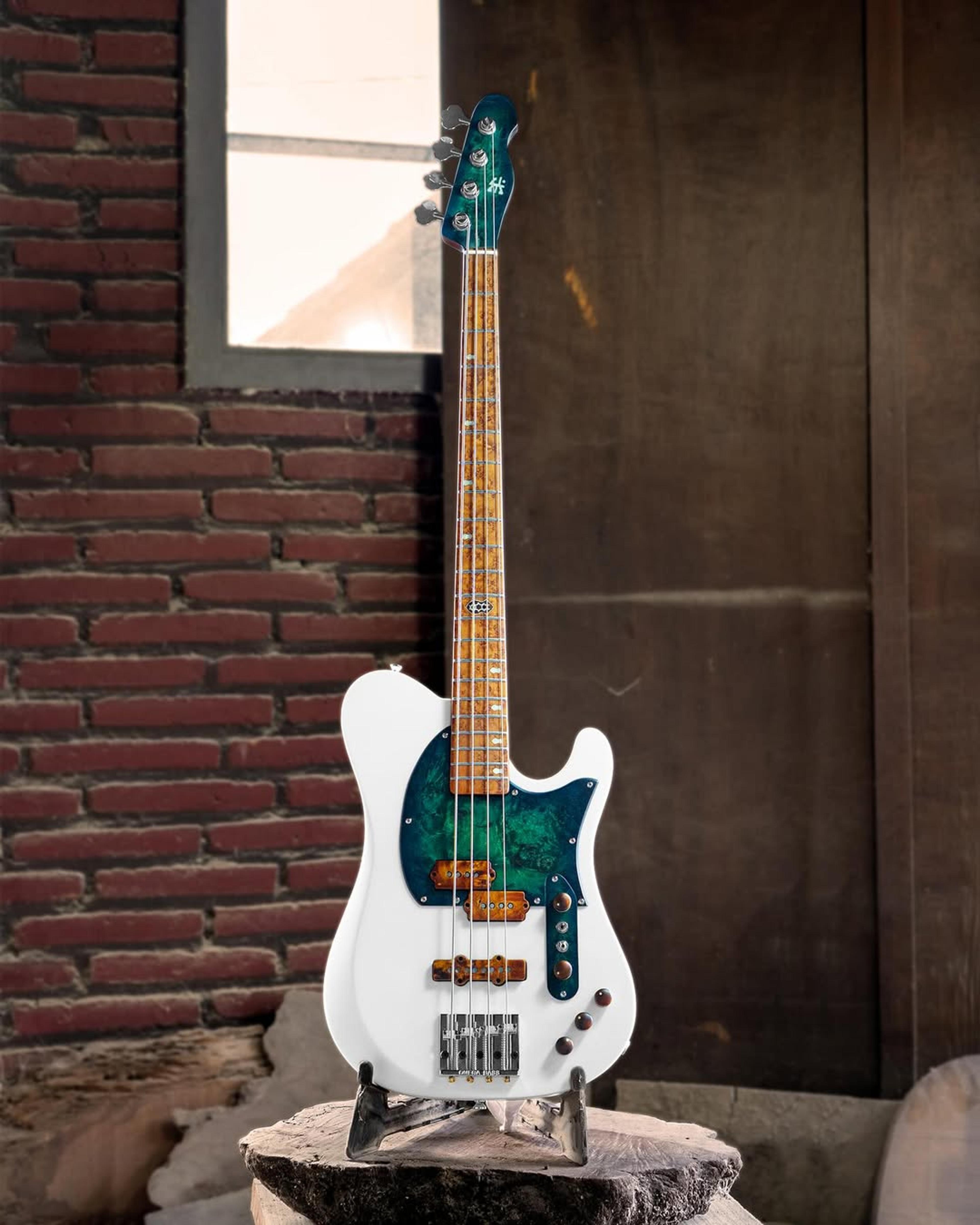 Full front view of the EF TL-M 4 string bass
