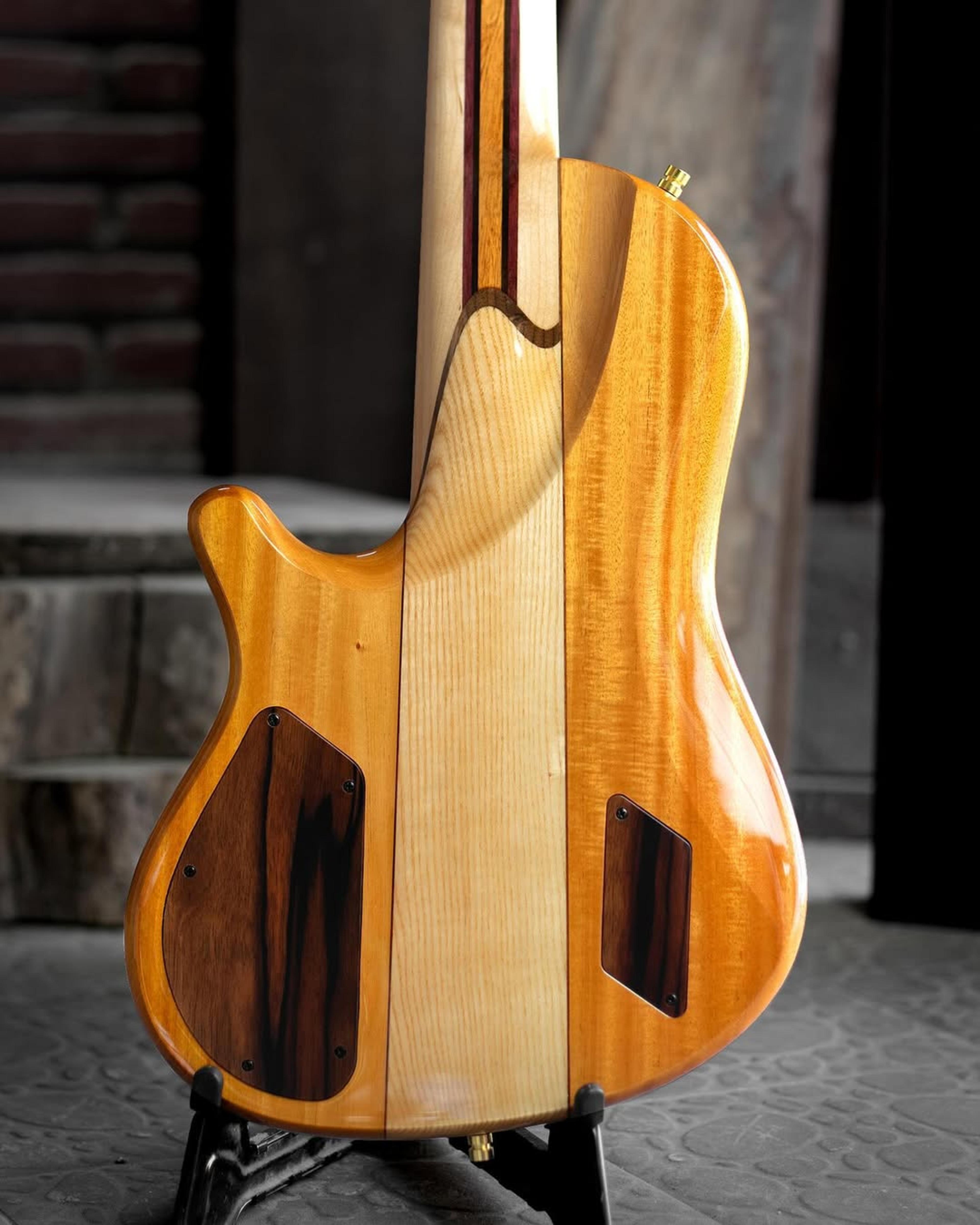 Back body view of the ODIENG Nebula 5 string bass