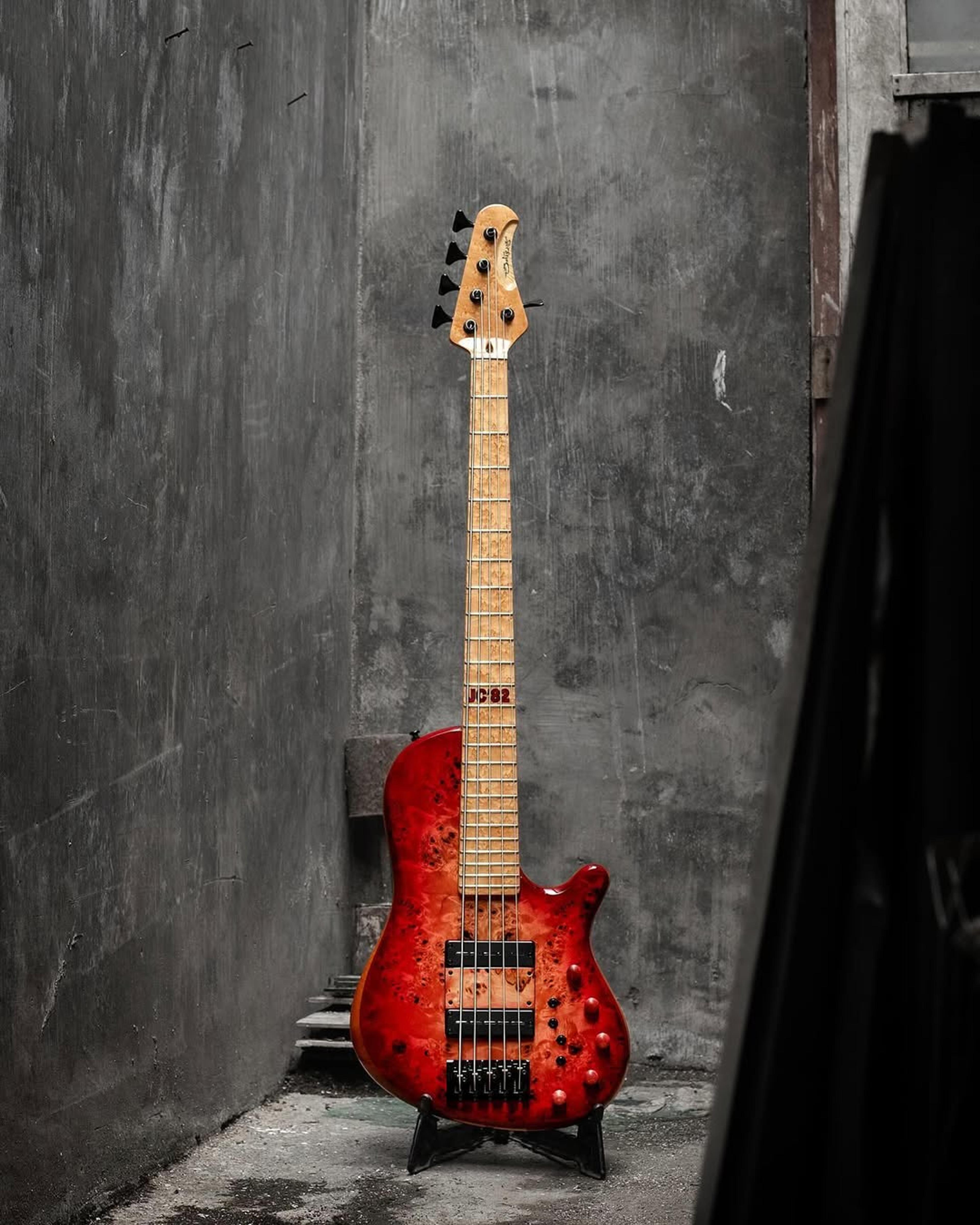 Full front view of the ODIENG Nebula 5 string bass