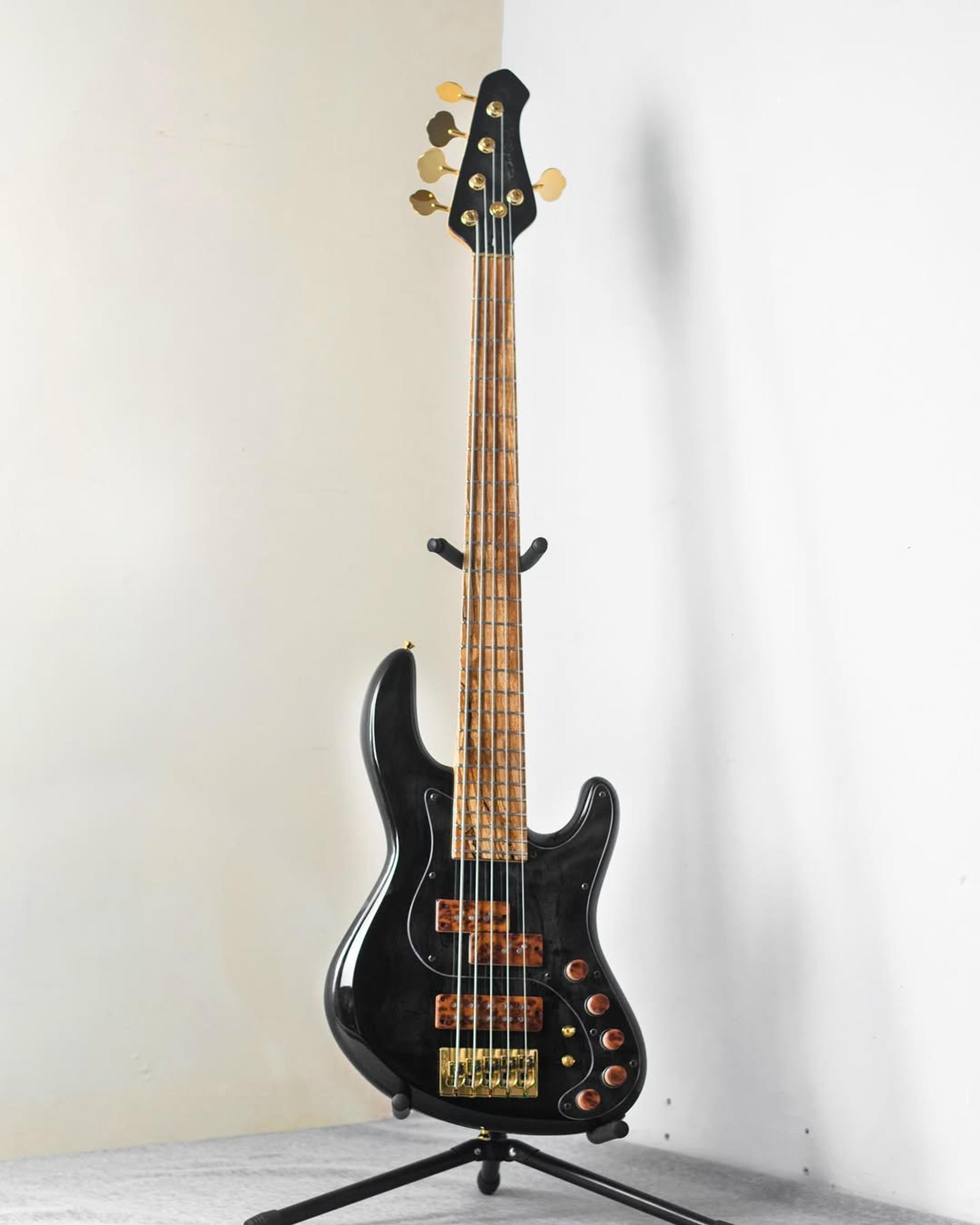 Full front view of the ODIENG KJ 5 string bass