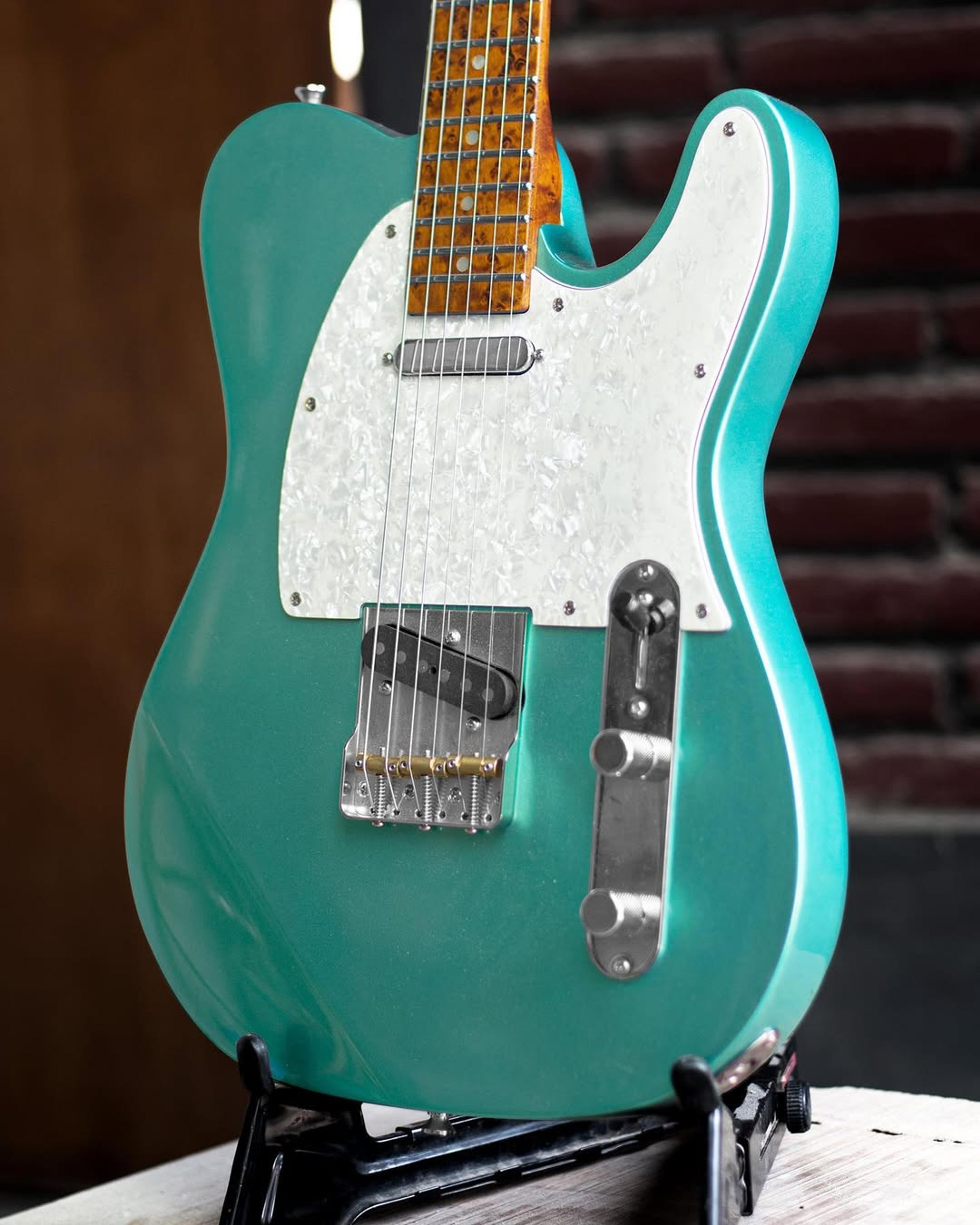 Side Body view of the ODIENG Parama 6 string Guitar