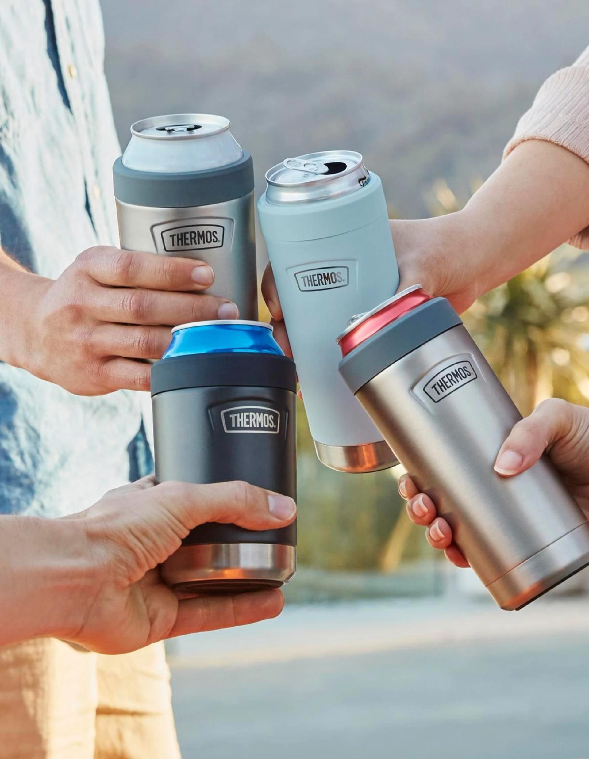 Four people with Thermos can insulators