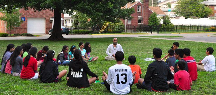 dandapani teaching hindu youth meditation