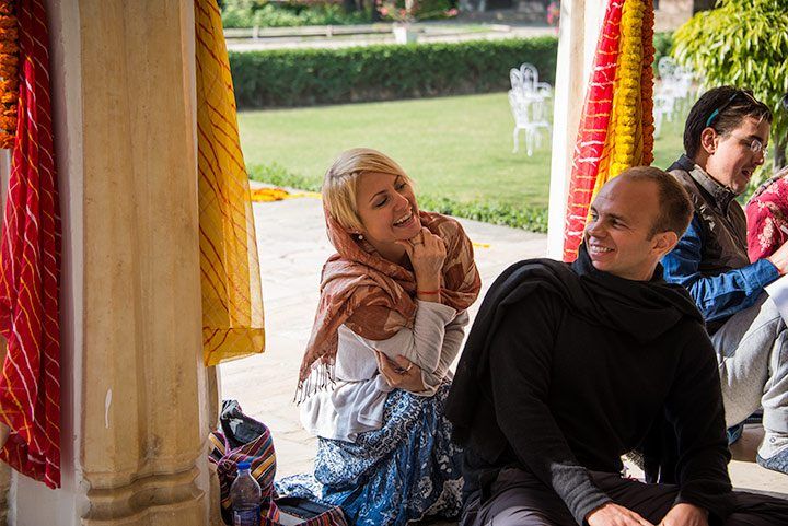 meditation-yoga-retreat-india-dandapani-class