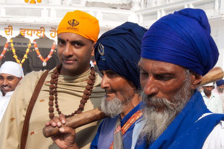 Diwali Morning at the Golden Temple image