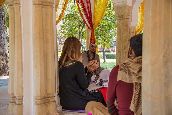 meditation-yoga-retreat-india-dandapani-samode