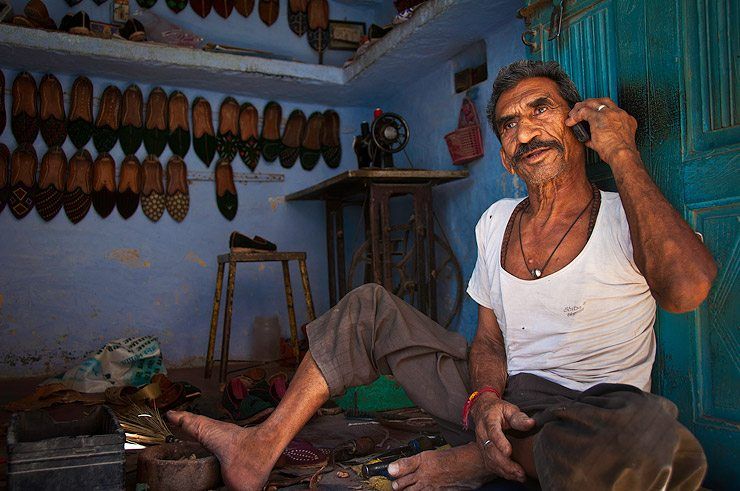 dandapani-rajasthan-shoe-maker