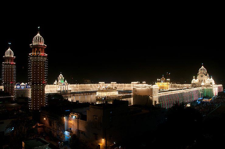 Diwali fireworks at the Golden Temple, Amritsar image