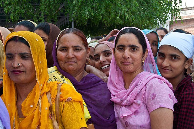 Diwali Morning at the Golden Temple image