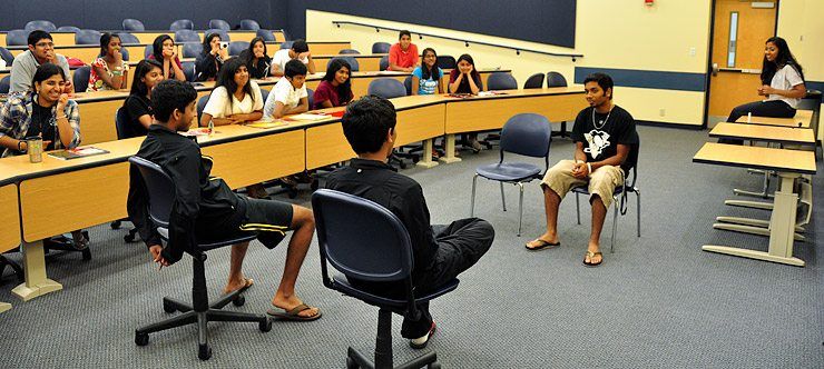Dandapani teaches Hindu youth children