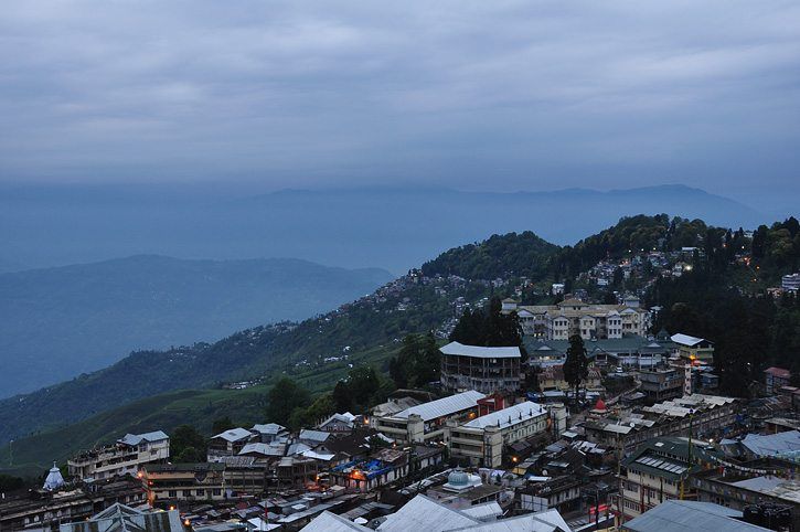 The winding road to Darjeeling from Bagdogra, the nearest airport 93kms aways