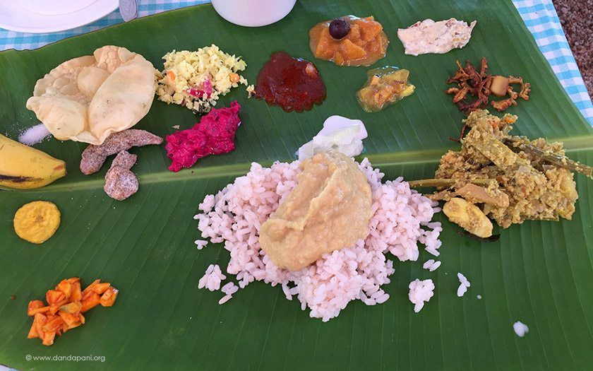 We enjoyed a traditional banana leaf lunch called a Sadya. Sadya is the traditional vegetarian feast of Kerala. Usually served as lunch, it consists of par boiled pink rice, side dishes, savouries, pickles and desserts spread out on a plantain leaf.