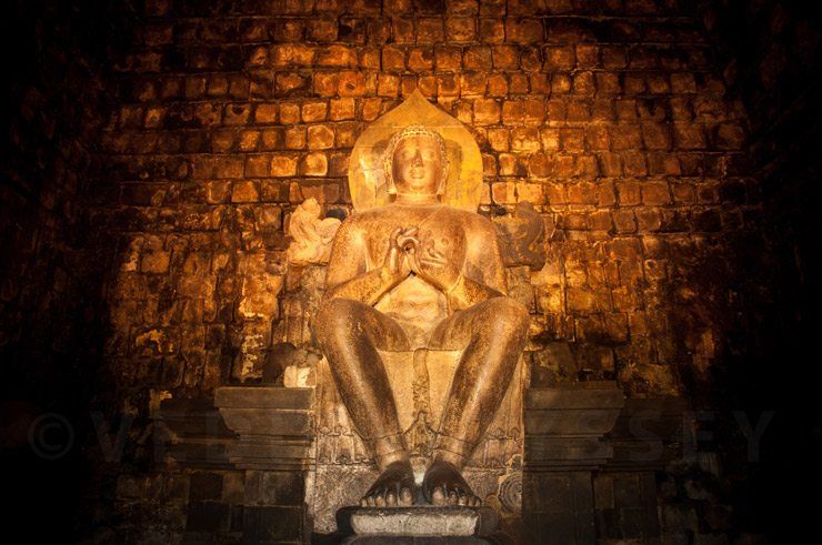 Java's Buddhist Sanctuaries image