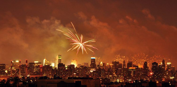 4th of July fire works 2010 in New York viewed from Astoria, Queens