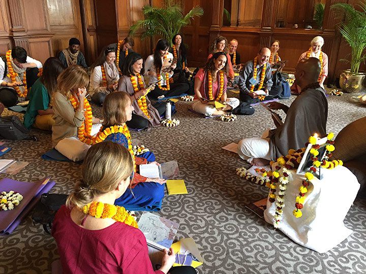 We start our spiritual adventure with an orientation meeting. Giving an overview of the classes, travel, culture, philosophy and some handy guidelines to navigate India.
