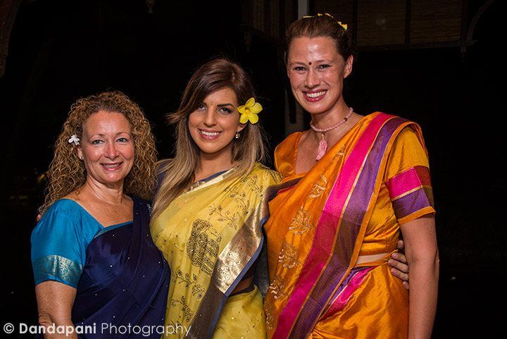 meditation-retreat-india-sari-night