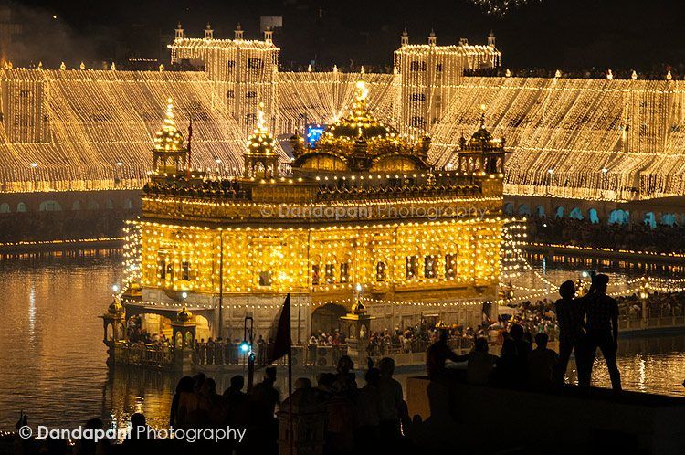 The entire Golden Temple complex is draped in lights.