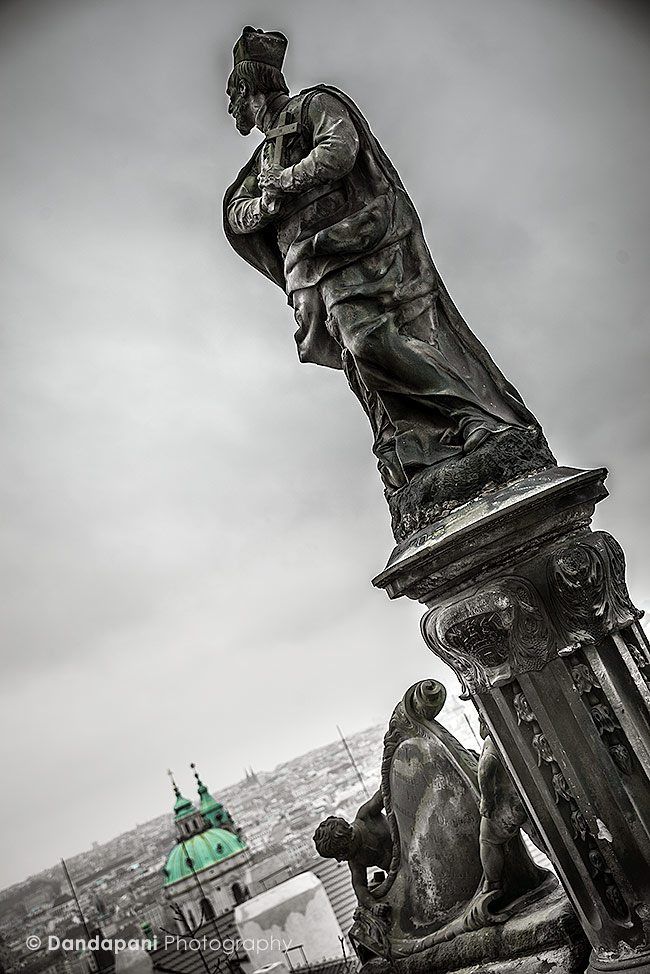 prague-statue