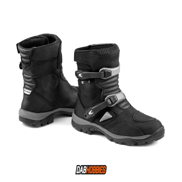 FORMA ADVENTURE LOW DRY BLACK