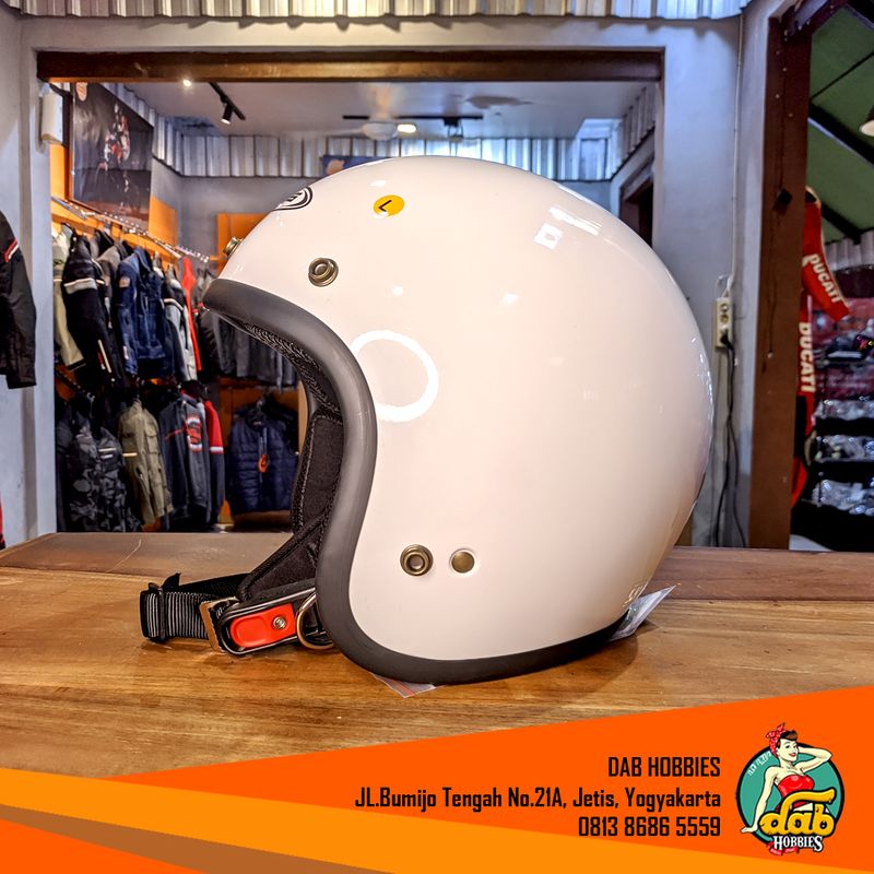 Zeus 385C White image 2