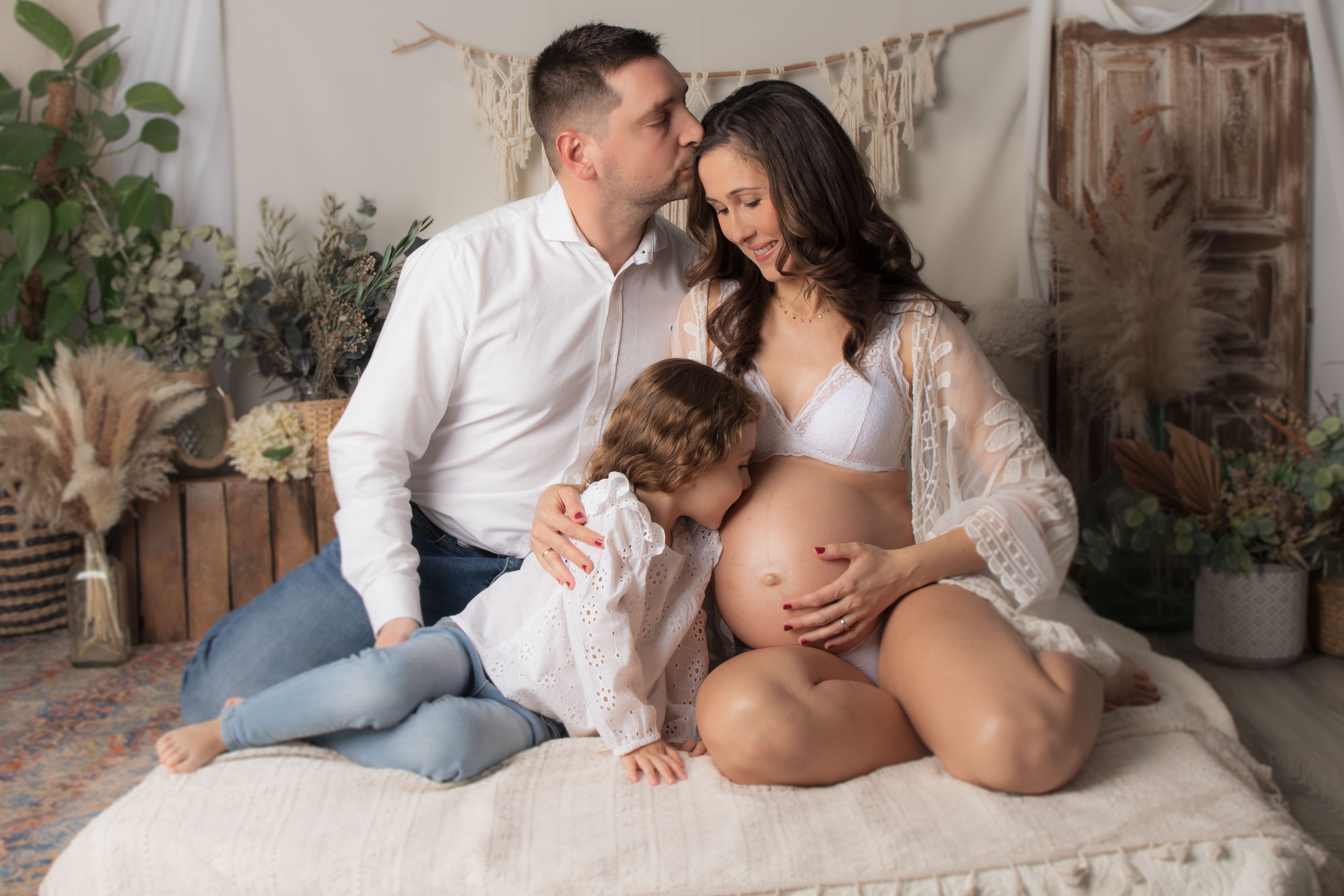 Foto en estudio familiar en escenario boho