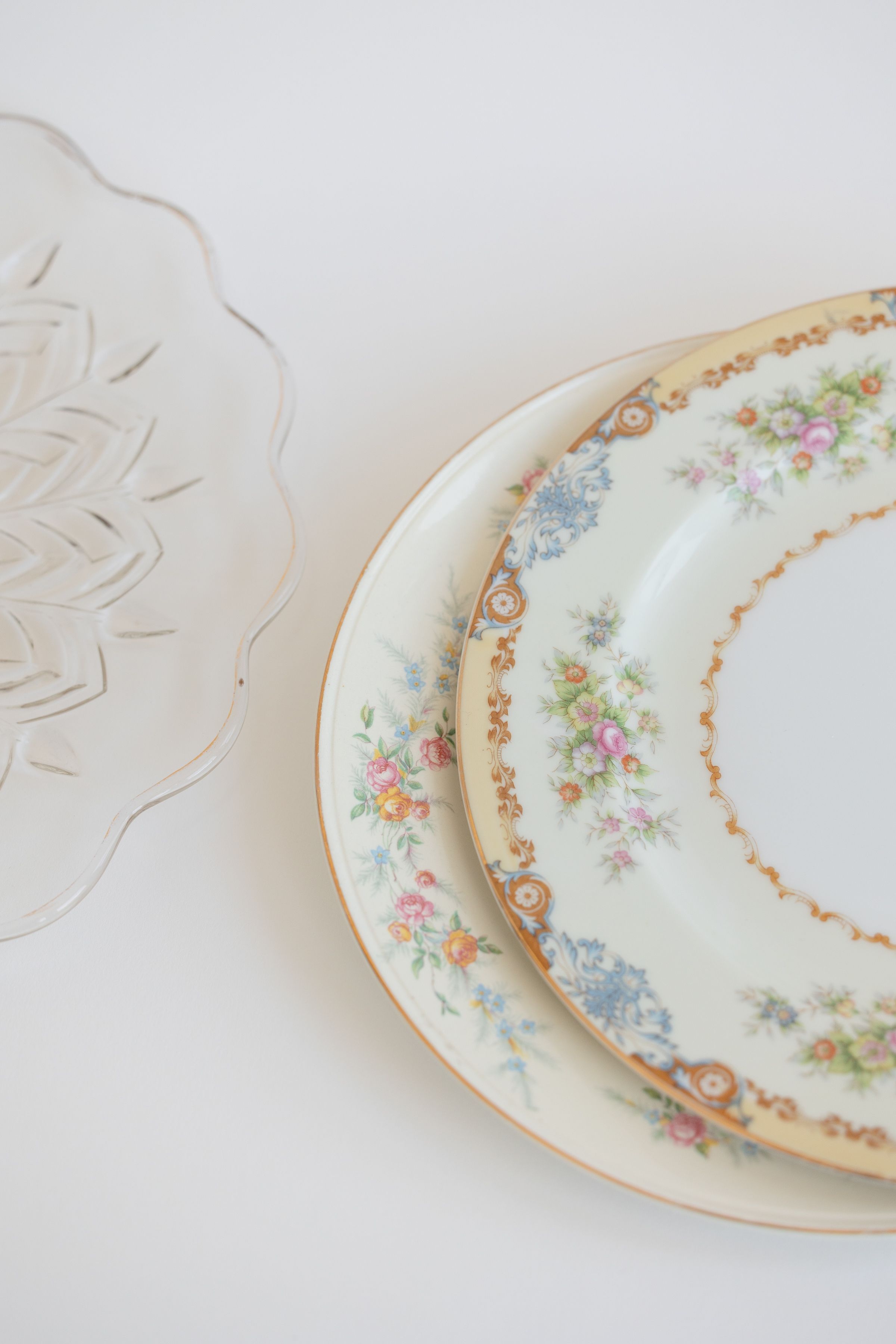Vintage place setting featuring White and Gold design group