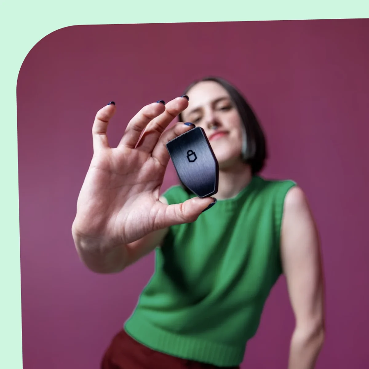 Trezor shape mask crop example 3