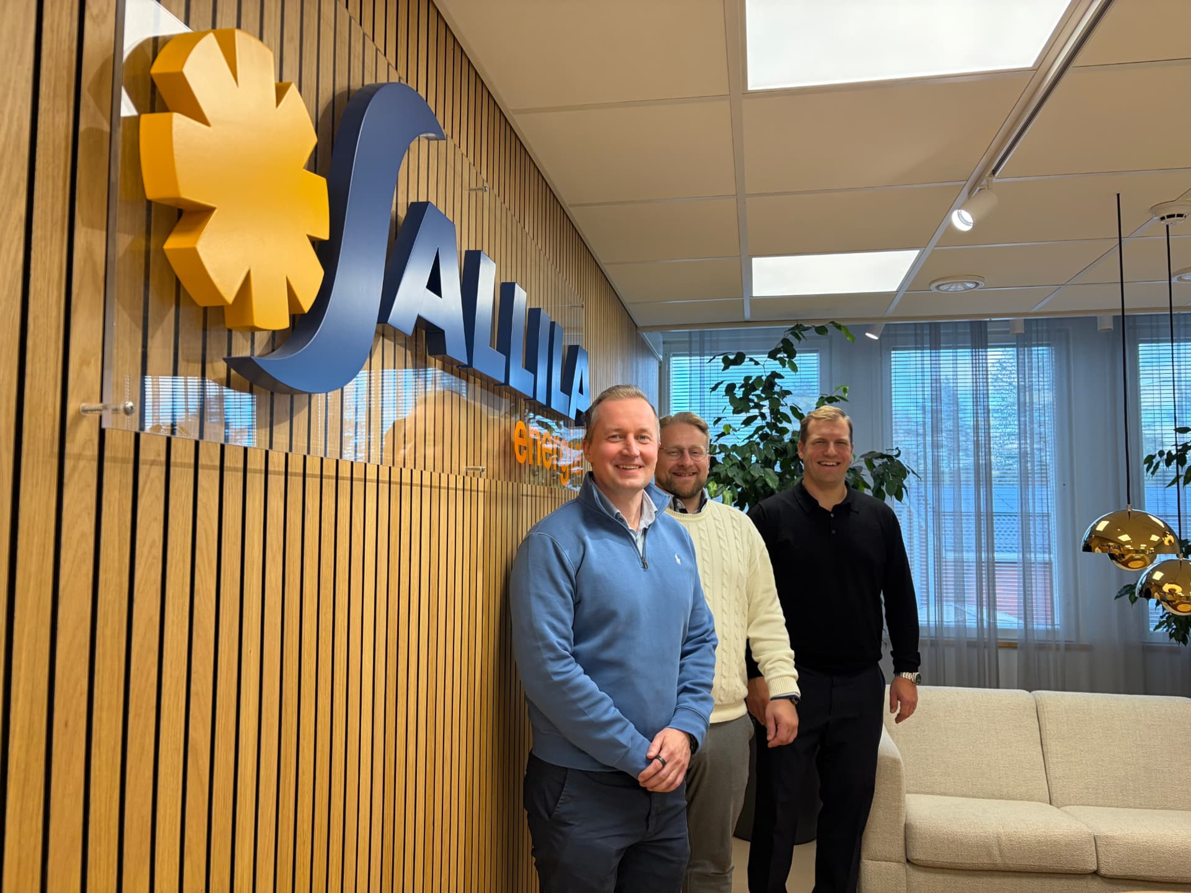 From left: Mikko Niemi, CFO of Sallila Energia Group, with Toni Miettinen, Sales Director, and Saku Pöllänen, CEO, of Finadeck Oy.