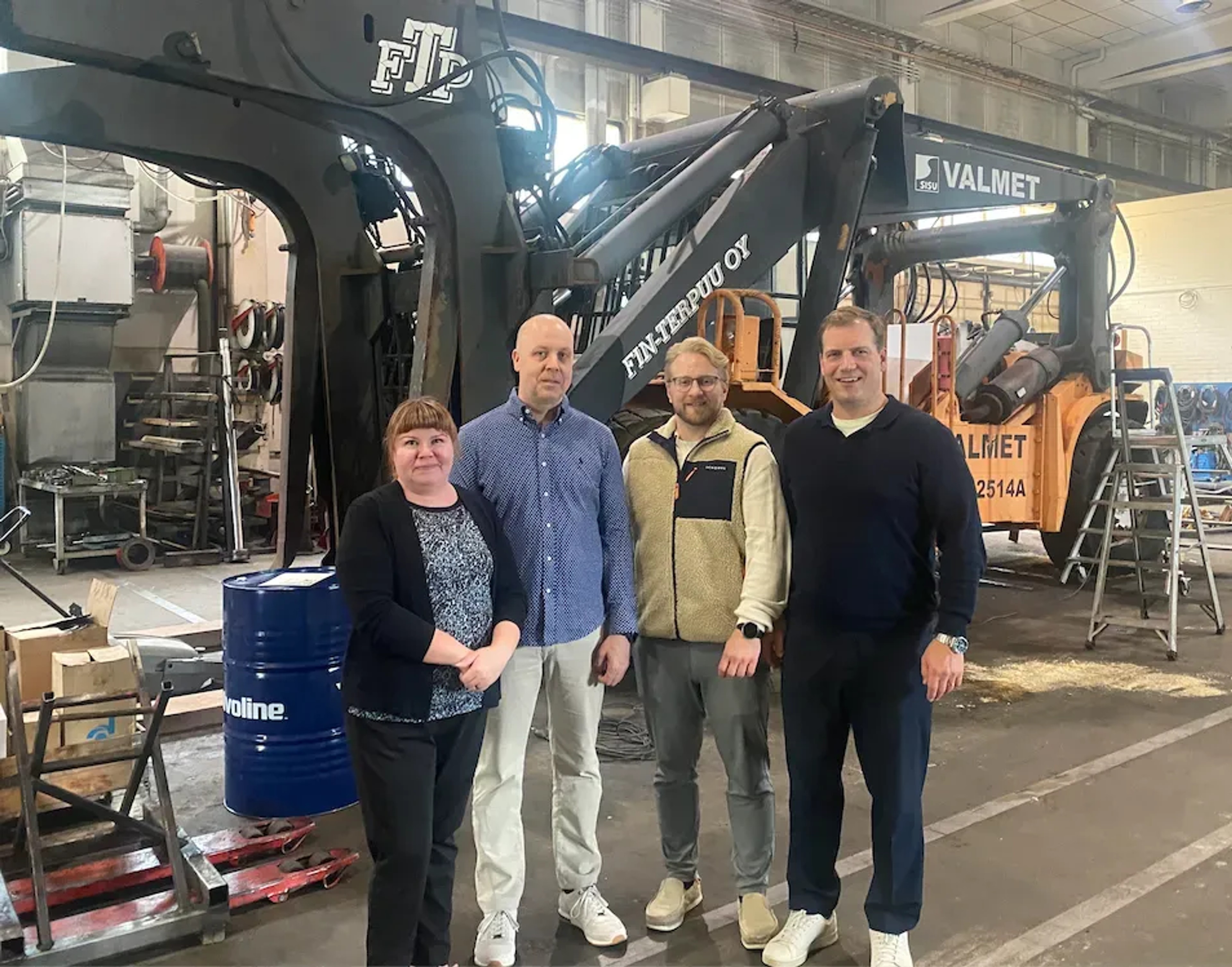 Pictured from left to right: Fin-Terpuu Oy's Accountant Merja Juntunen and CFO Janne Kyröläinen, and Finadeck Oy's Sales Manager Toni Miettinen and CEO Saku Pöllänen