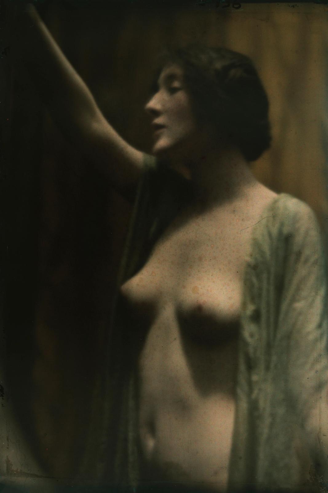 Nude woman, possibly Audrey Munson by Arnold Genthe