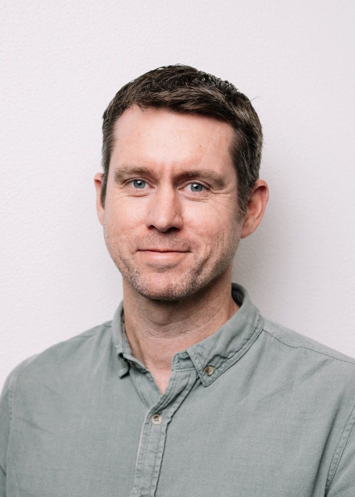 Dr Daniel Healy