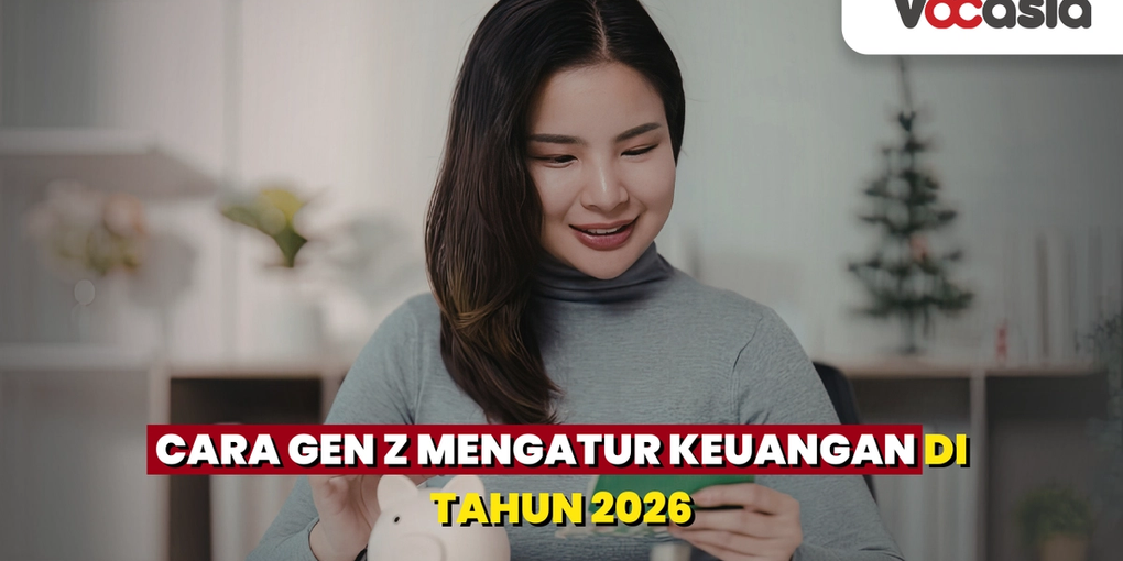 Wanita muda sedang menabung menggunakan celengan sebagai ilustrasi cara Gen Z mengatur keuangan di tahun 2026.