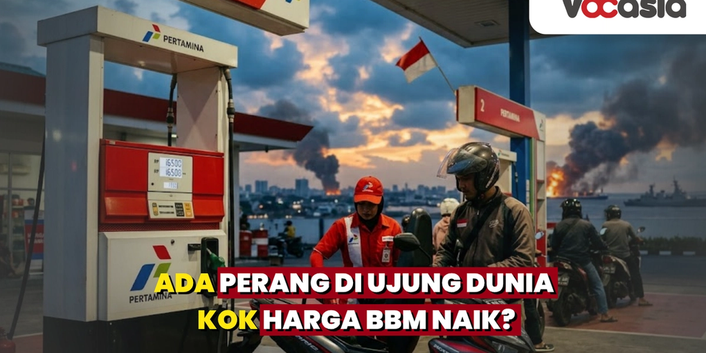 Suasana pengisian bensin di SPBU Indonesia dengan latar belakang kepulan asap dan kapal di laut, mengilustrasikan dampak konflik global terhadap harga BBM.