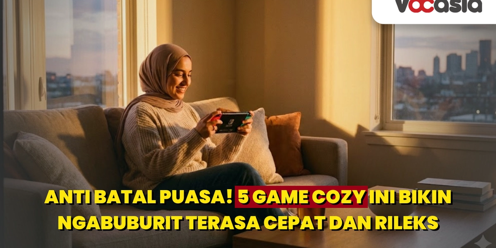 Wanita berhijab tersenyum santai bermain konsol game genggam di sofa pada sore hari.