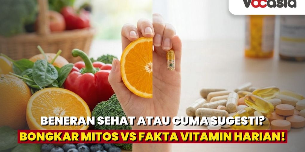 Sebuah foto perbandingan yang menunjukkan sebuah tangan manusia memegang separuh buah jeruk segar dan satu kapsul multivitamin secara berdampingan. Latar belakang kiri menampilkan tumpukan buah dan sayuran segar (brokoli, paprika, beri), sedangkan latar belakang kanan menampilkan berbagai pil, kapsul, dan botol suplemen vitamin di atas meja kayu. Representasi nutrisi alami vs. suplemen buatan.