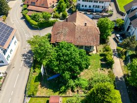 Charmantes Wohnhaus mit Scheune und Baulandreserve