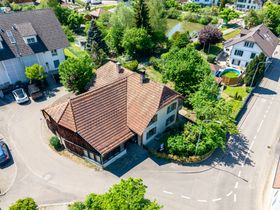 Charmantes Wohnhaus mit Scheune und Baulandreserve