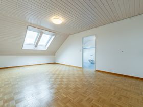 Grosszügige 4.5-Zimmer-Dachwohnung mit Weitsicht in Zofingen