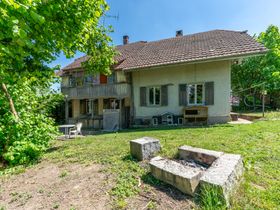 Charmantes Wohnhaus mit Scheune und Baulandreserve