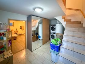Exklusive 4.5-Zimmer-Gartenwohnung mit Wintergarten