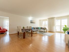 Charmante 4.5-Zimmer-Wohnung im 3. OG mit Balkon in Menziken