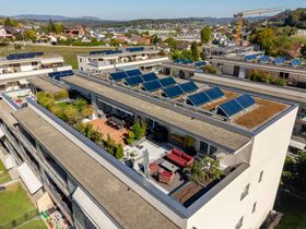 Luftaufnahme: Attikawohnung mit Dachterrasse